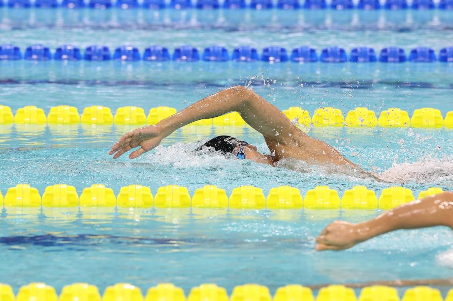 [图]须眉1500米解放泳 山东选手张展硕夺冠