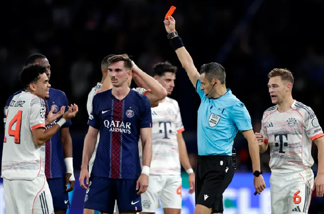 拜仁主力前卫路易斯-迪亚斯因红牌禁赛3场