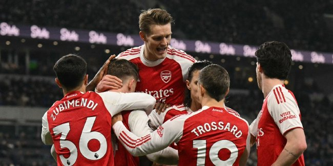 阿森纳问鼎圣诞冠军